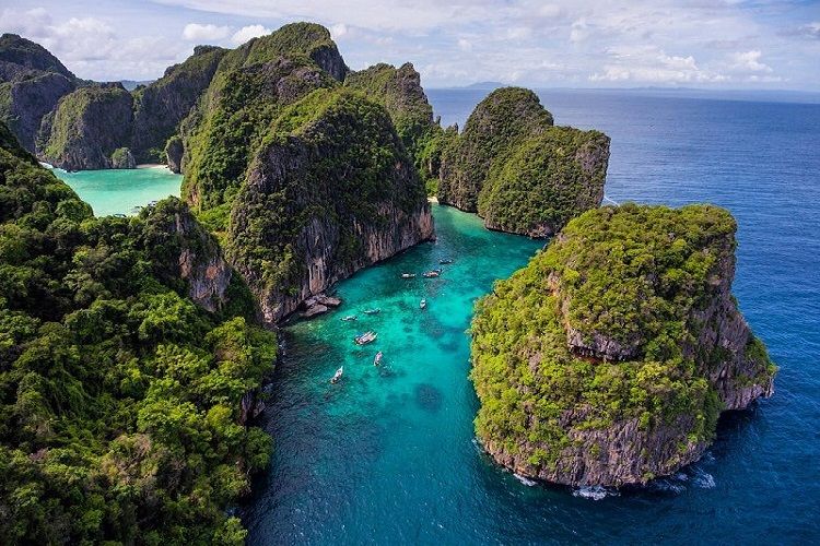 Mengunjungi Pulau Indah Phi-Phi di Thailand